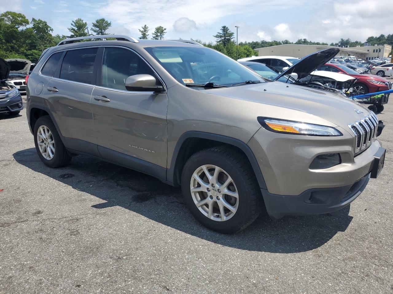 2017 Jeep Cherokee Latitude vin: 1C4PJMCB6HW565636