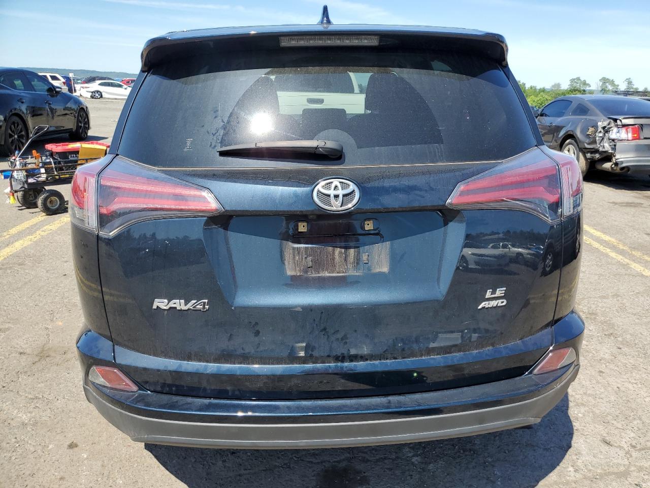 JTMBFREV2HD218655 2017 Toyota Rav4 Le