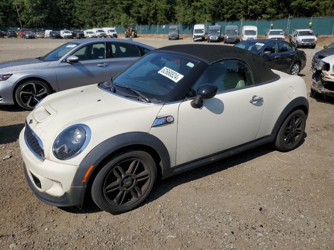 2012 Mini Cooper Roadster S vin: WMWSY3C57CT565131