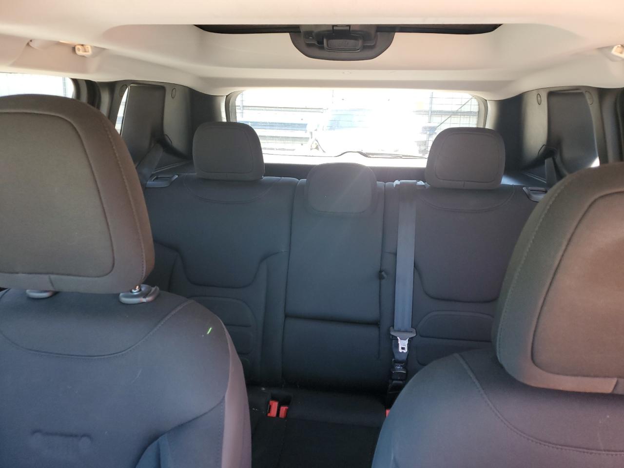 ZACCJBBT6GPD00739 2016 Jeep Renegade Latitude