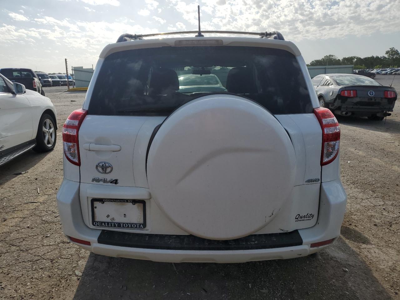 2T3BF4DV6BW170124 2011 Toyota Rav4