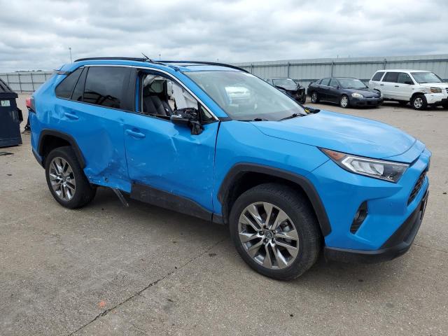 VIN 2T3A1RFV3KC039576 2019 Toyota RAV4, Xle Premium no.4