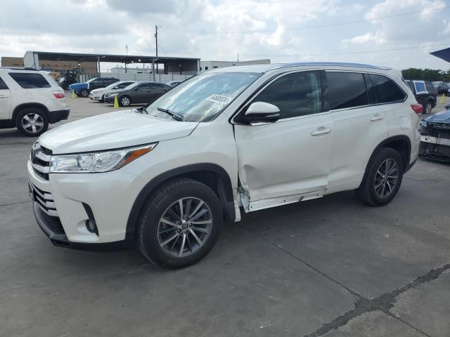 VIN 5TDKZRFH7JS283690 2018 Toyota Highlander, SE no.1