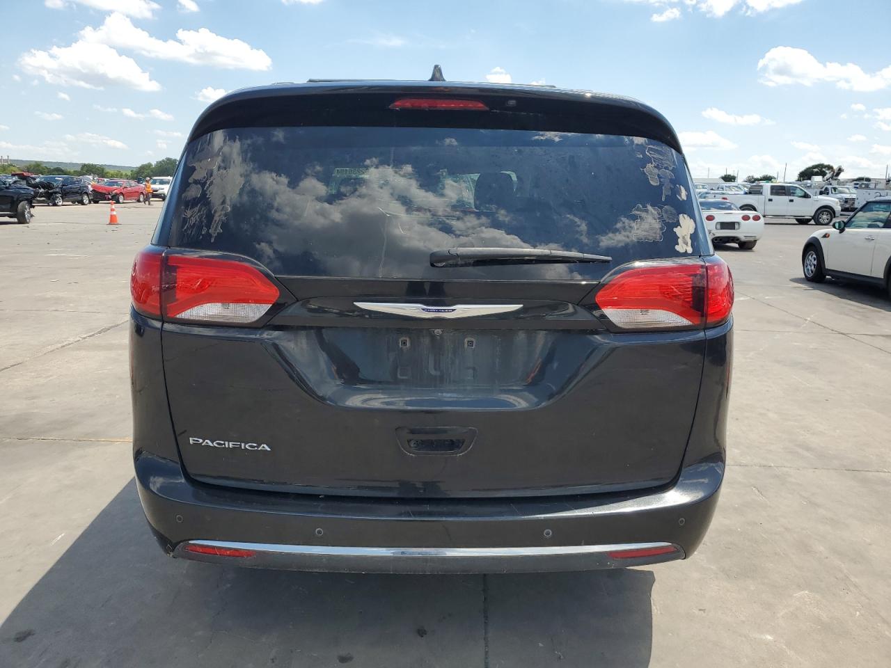 2020 Chrysler Pacifica Touring L vin: 2C4RC1BG2LR215582