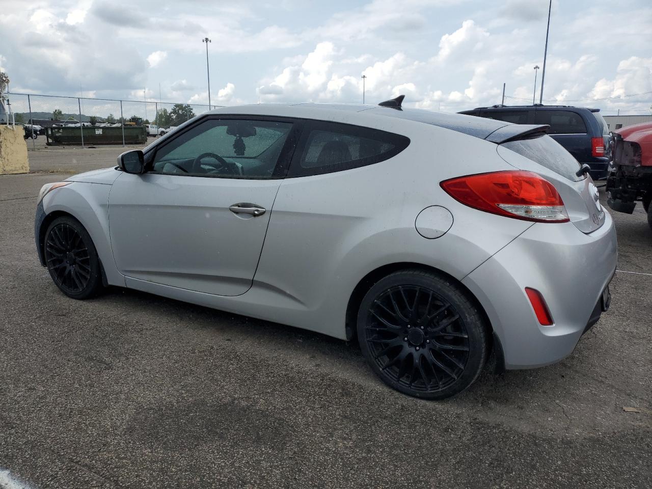 Lot #2925573429 2013 HYUNDAI VELOSTER