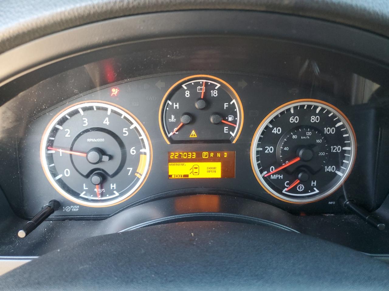 5N1AA0ND8EN601921 2014 Nissan Armada Sv