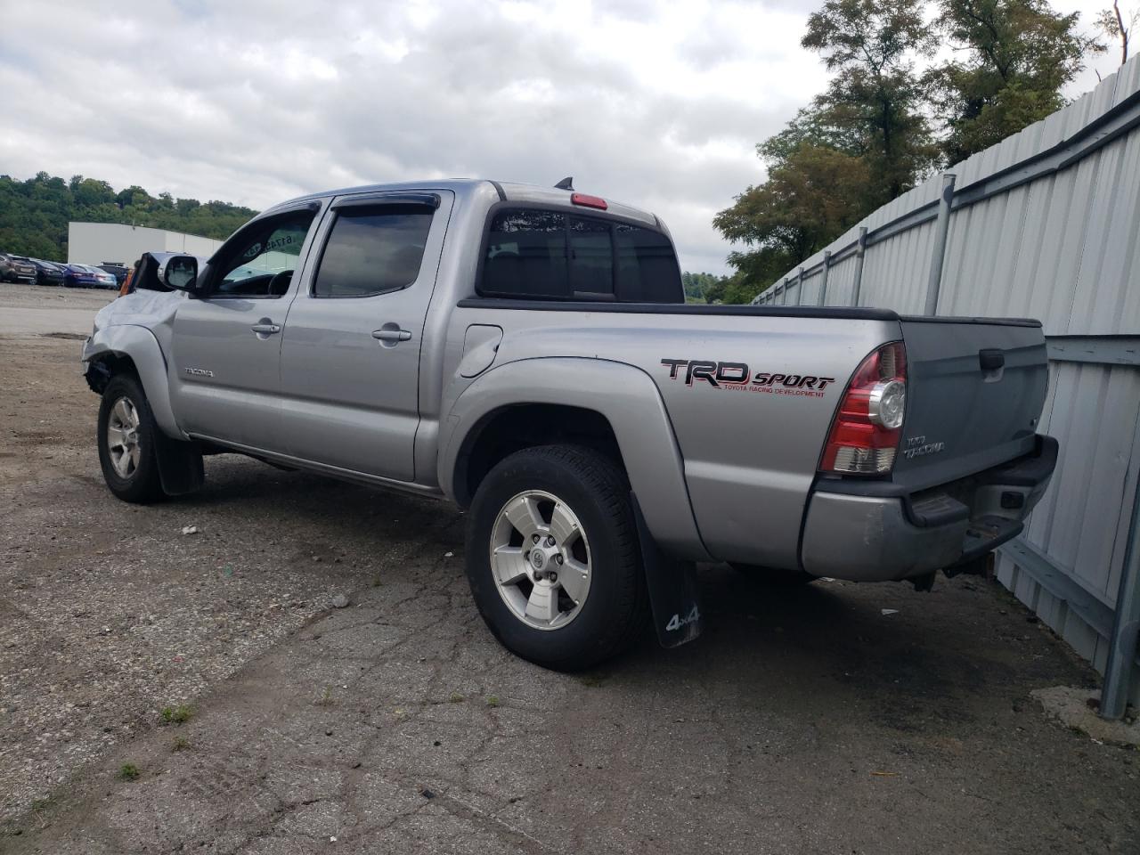 2015 Toyota Tacoma Double Cab vin: 3TMLU4EN8FM202426