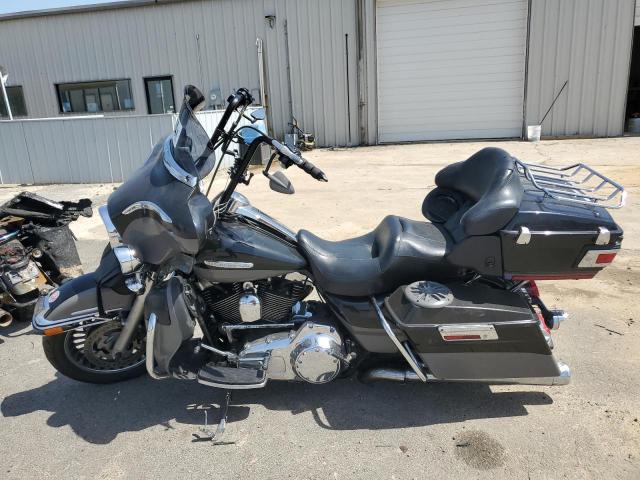 2010 HARLEY-DAVIDSON FLHTK - 1HD1KEM12AB614535