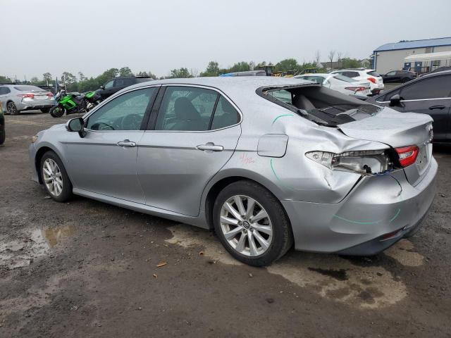 VIN 4T1B11HKXJU609958 2018 Toyota Camry, L no.2