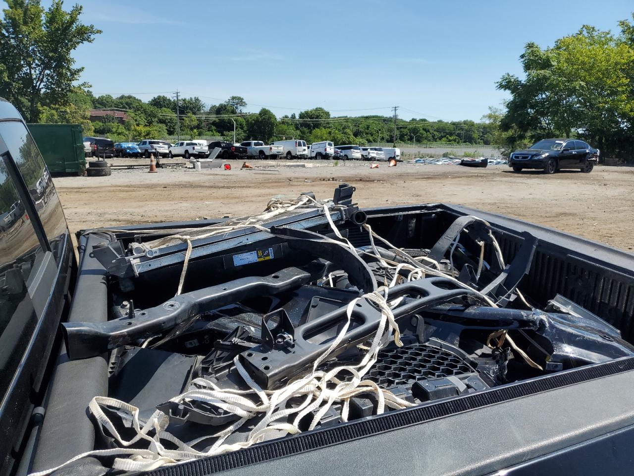 1C6RR7LT3JS338050 2018 Ram 1500 Slt