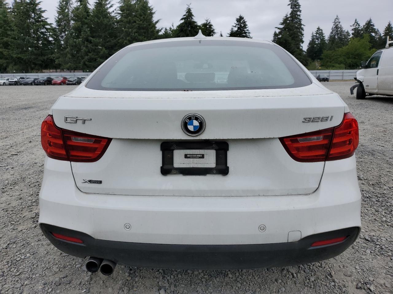 WBA3X5C55FD560026 2015 BMW 328 Xigt