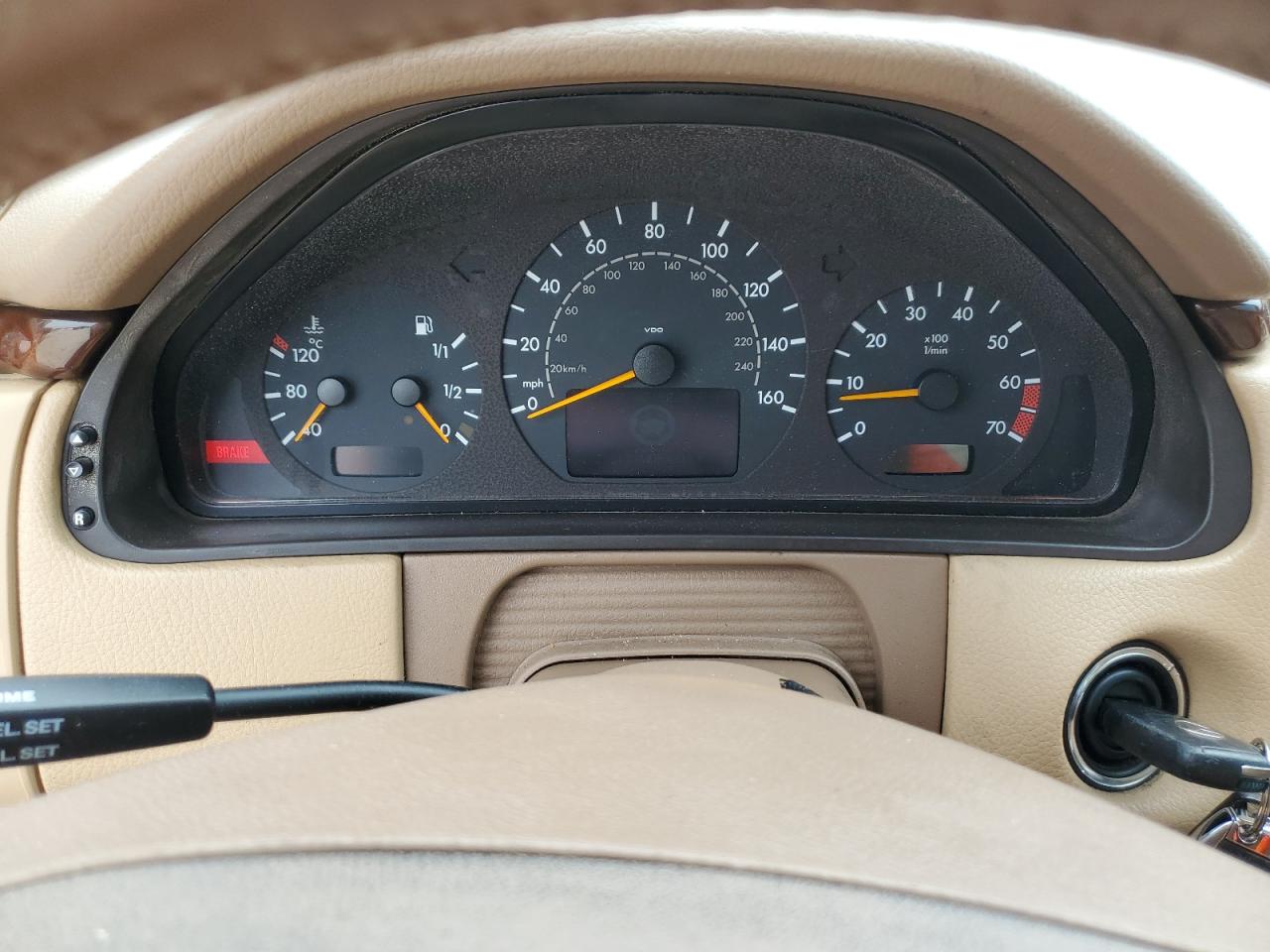 WDBJF65J1YB095108 2000 Mercedes-Benz E 320