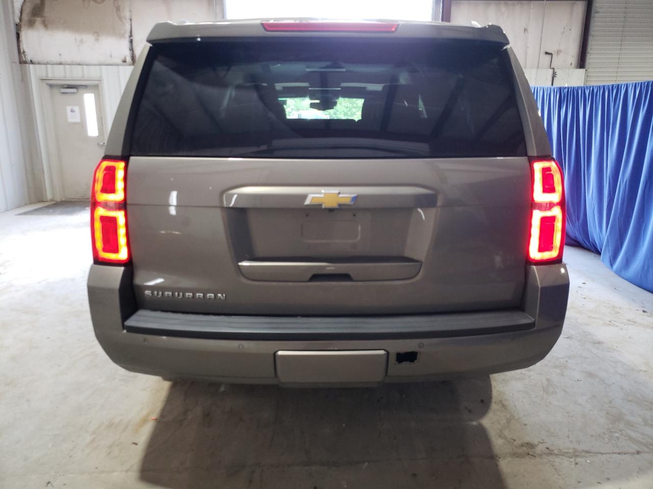 2017 Chevrolet Suburban K1500 Lt vin: 1GNSKHKC7HR388576