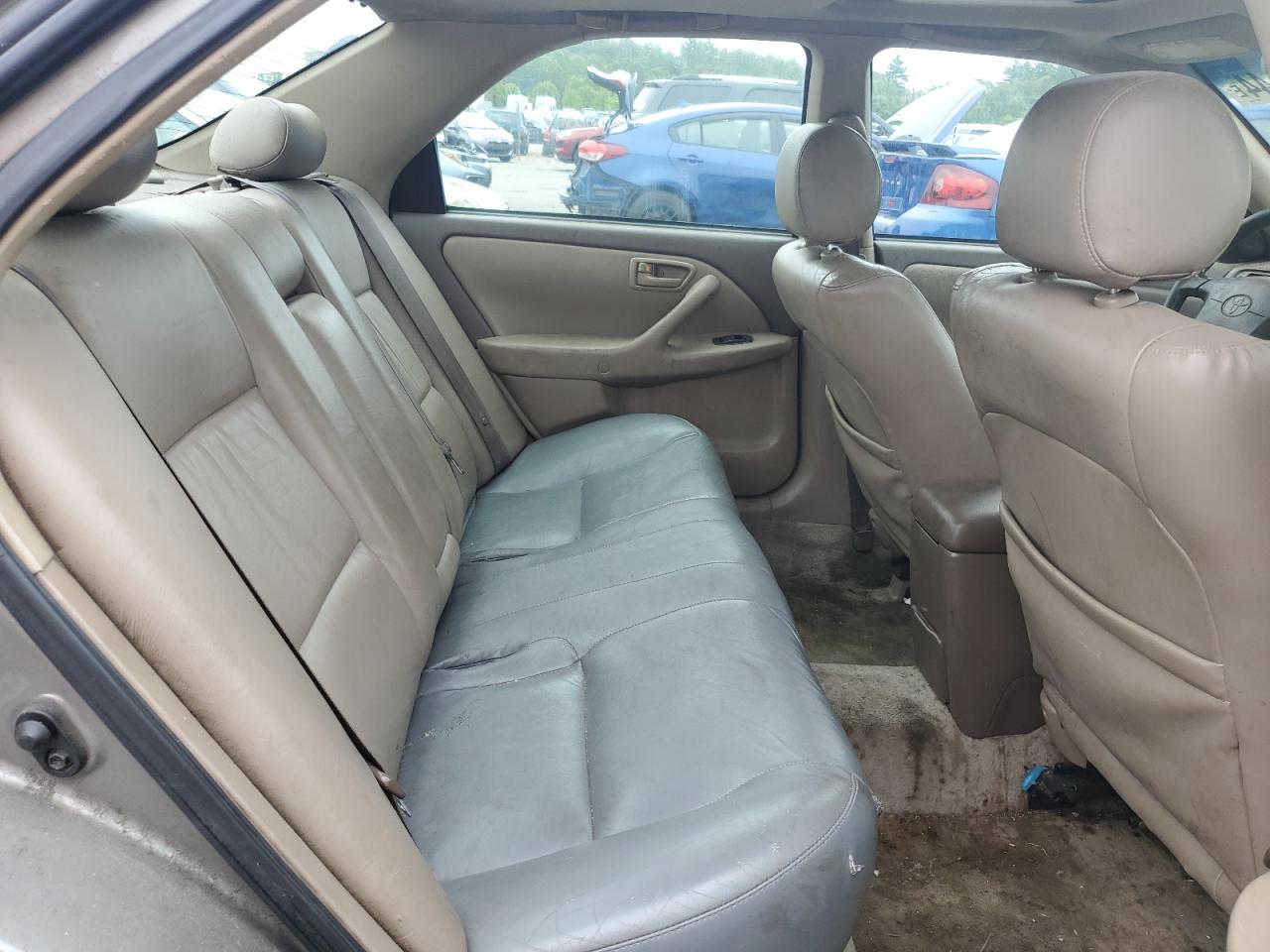 4T1BF28K3YU114602 2000 Toyota Camry Le