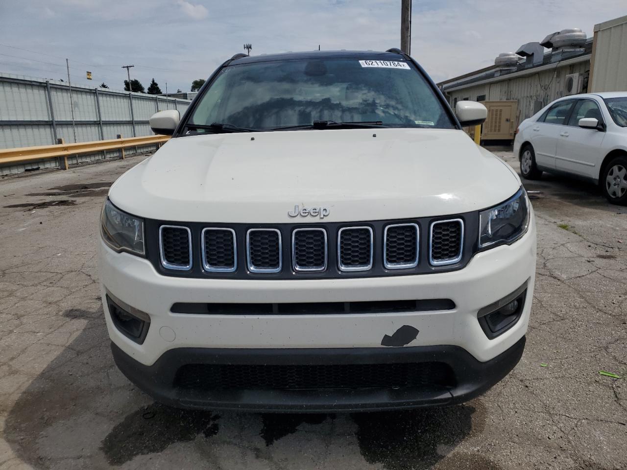 2018 Jeep Compass Latitude vin: 3C4NJDBB5JT239394