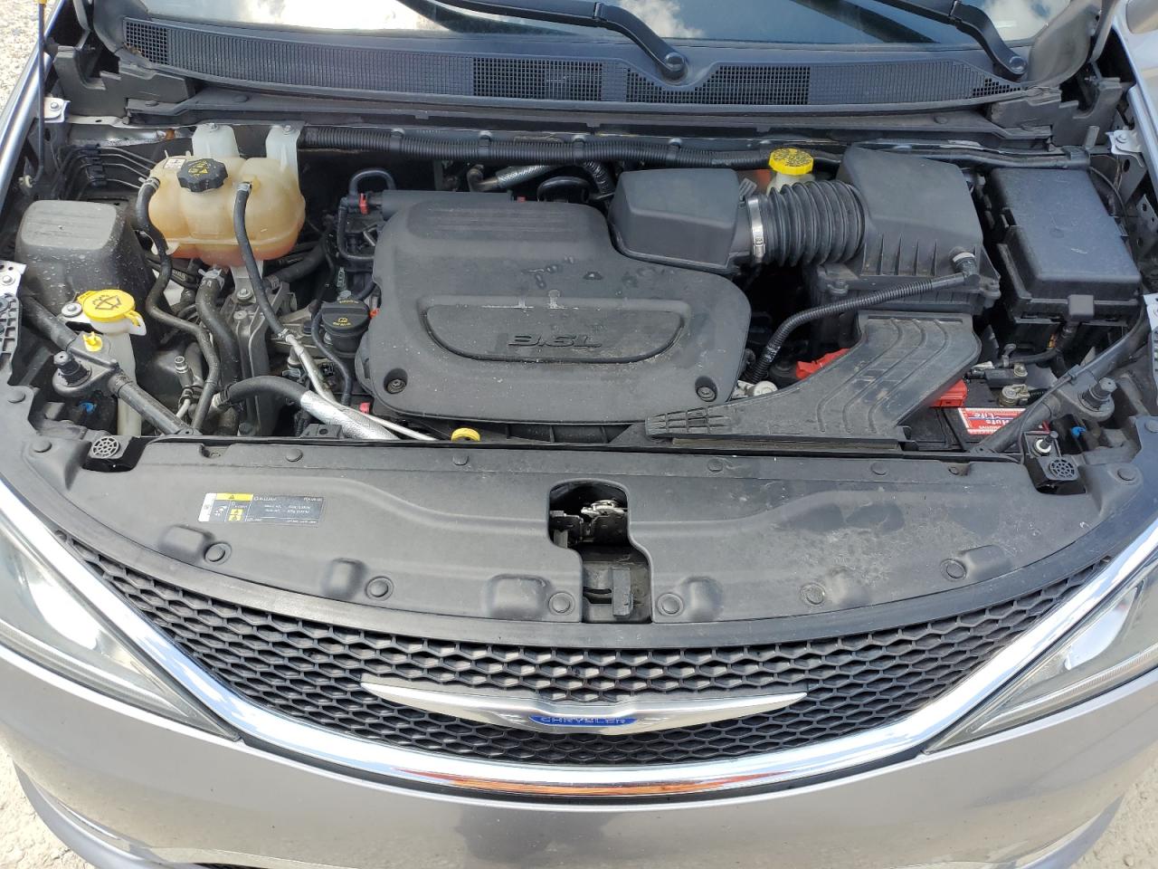 2019 Chrysler Pacifica Touring L vin: 2C4RC1BG4KR593238