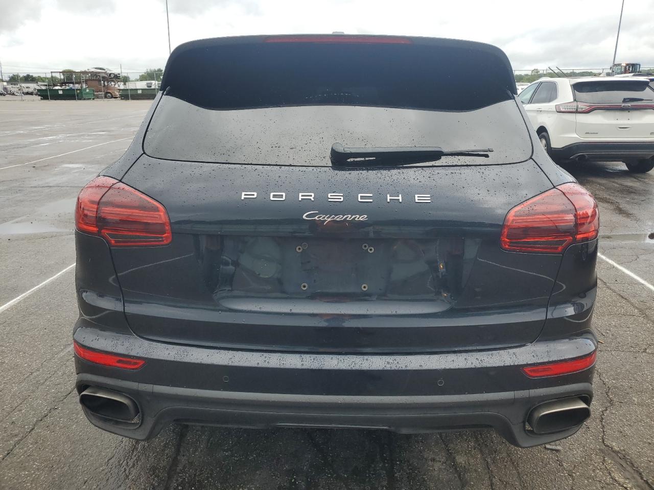 2016 Porsche Cayenne vin: WP1AA2A23GKA08913