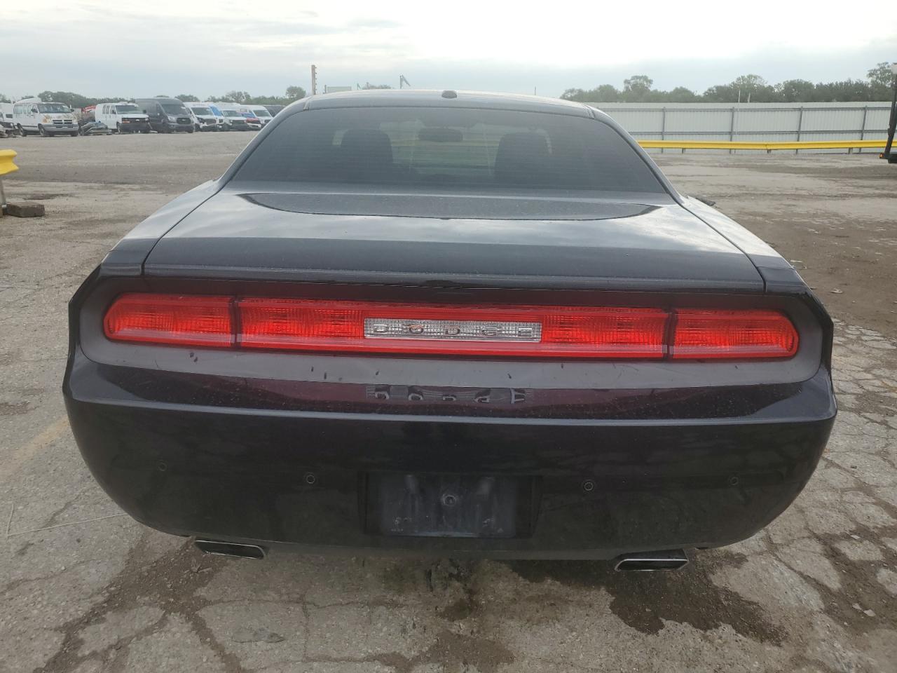 2C3CDYAG5DH700372 2013 Dodge Challenger Sxt