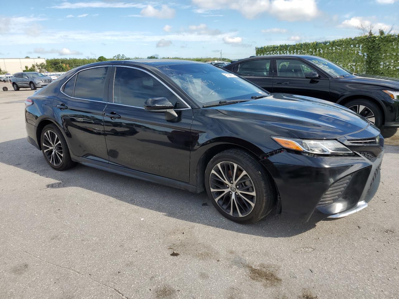 4T1B11HK2KU713233 2019 Toyota Camry L