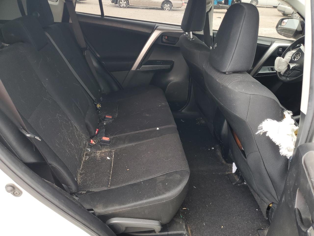 JTMBFREV6HJ114123 2017 Toyota Rav4 Le