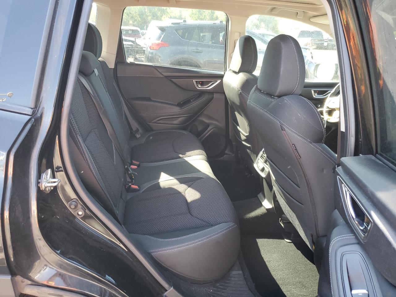 JF2SKAGC4KH422092 2019 Subaru Forester Premium