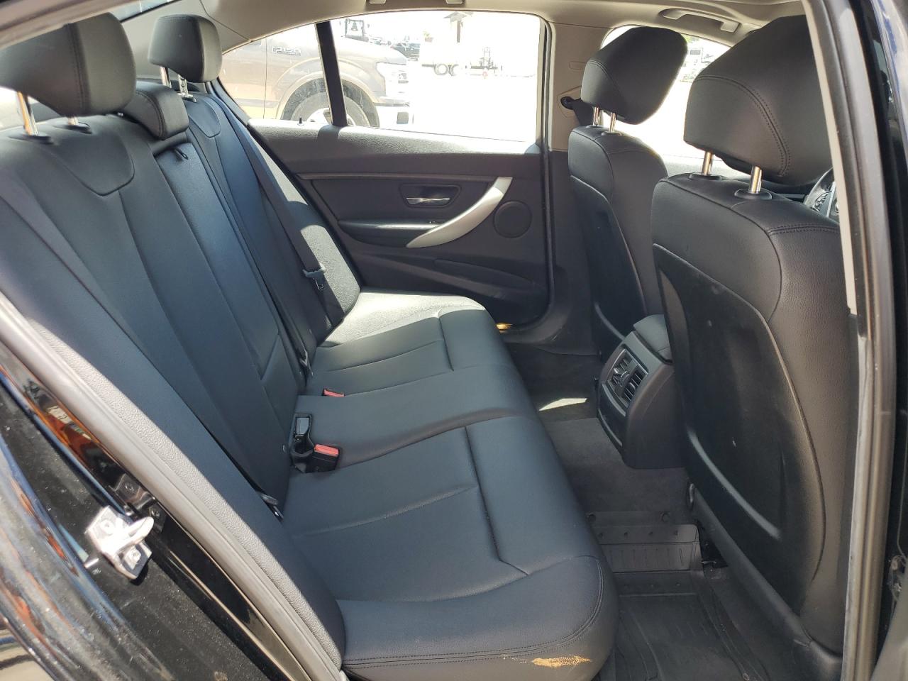 WBA8E1G53GNT33735 2016 BMW 320 I