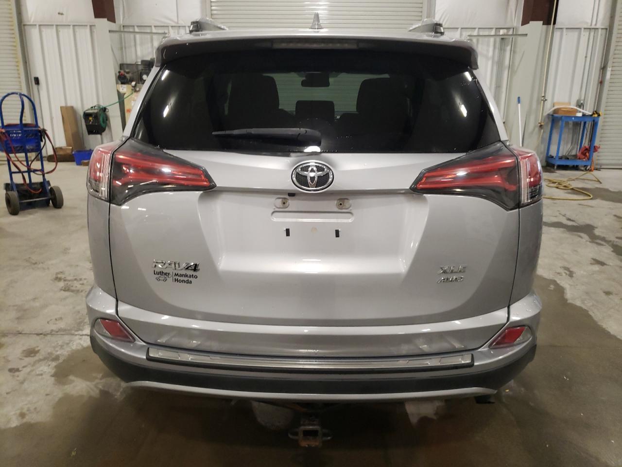 2T3RFREV2HW625862 2017 Toyota Rav4 Xle