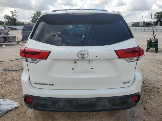 VIN 5TDJZRFH2KS613748 2019 Toyota Highlander, SE no.6