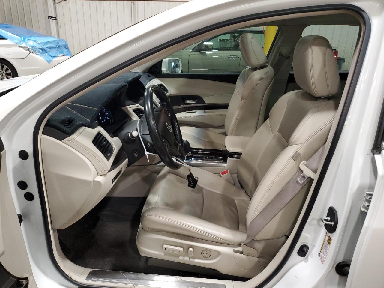 JH4KC1F5XFC001140 2015 Acura Rlx Tech