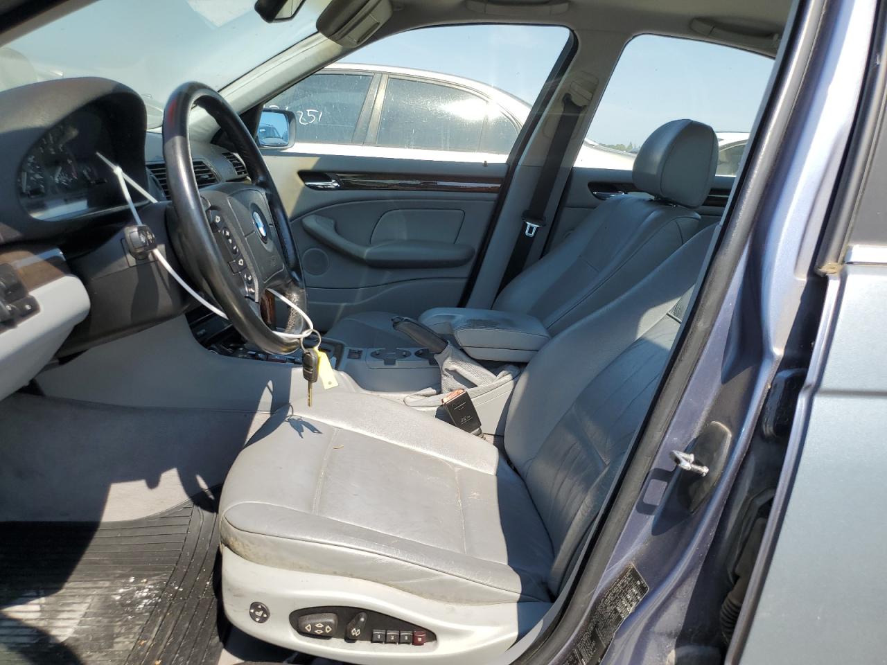 WBAAM5337YJR56235 2000 BMW 328 I