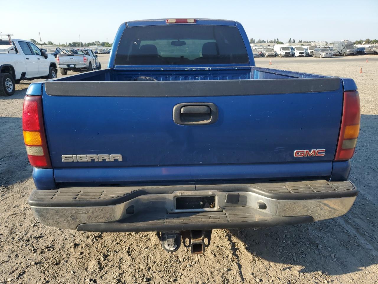 2GTEC19T031124813 2003 GMC New Sierra C1500