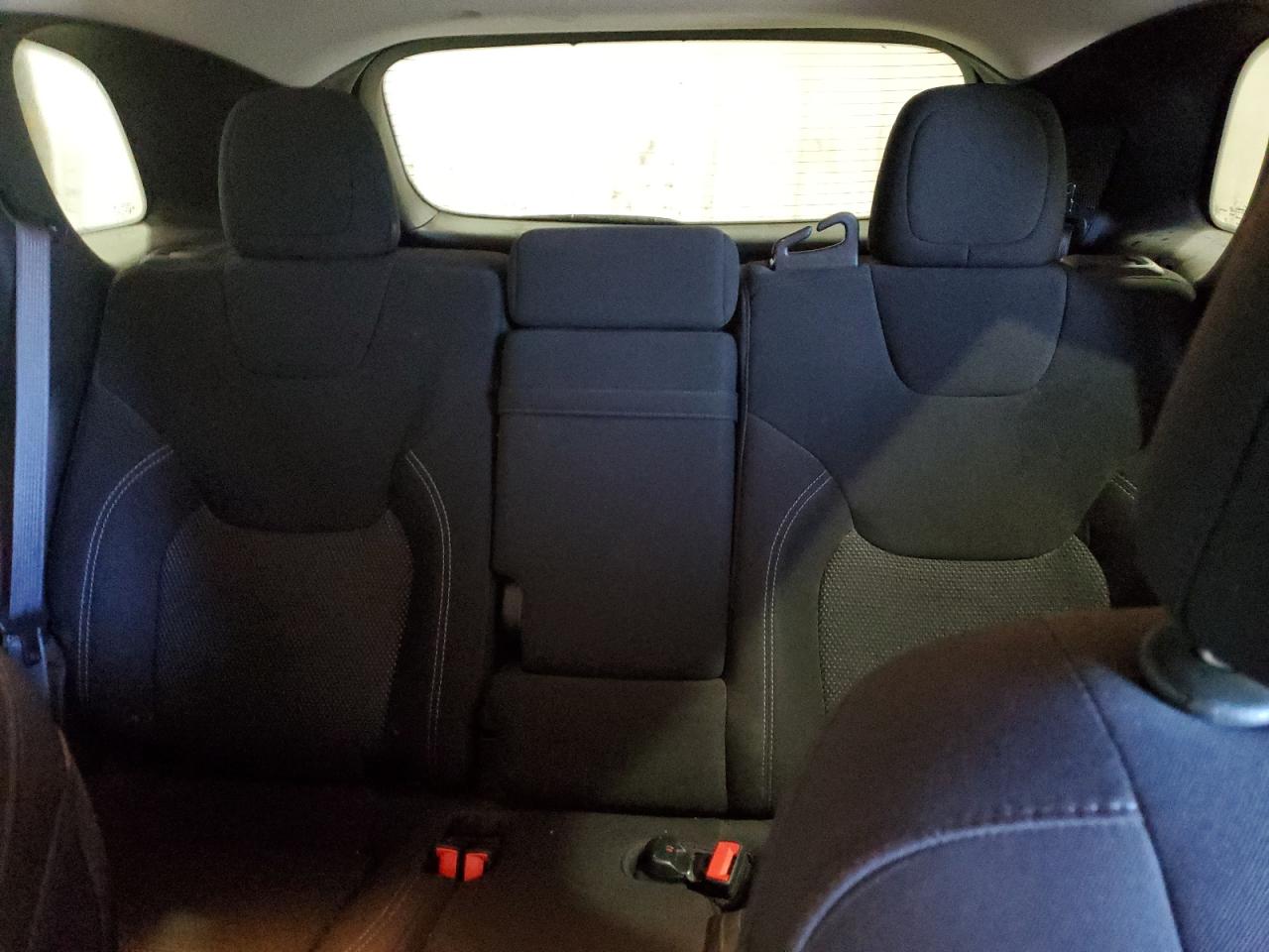 1C4PJMCX5KD351056 2019 Jeep Cherokee Latitude