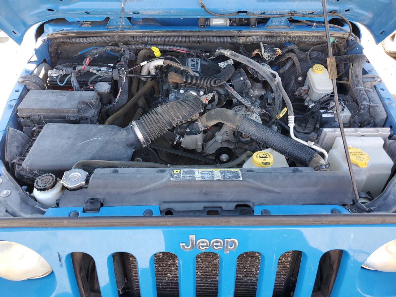 1J4BA3H14BL582846 2011 Jeep Wrangler Unlimited Sport