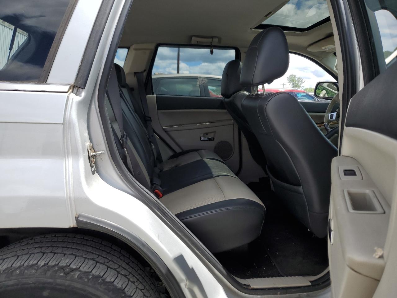 1J8HR58228C242903 2008 Jeep Grand Cherokee Limited