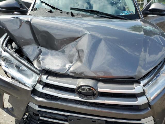 VIN 5TDJZRFH9JS866743 2018 Toyota Highlander, SE no.11