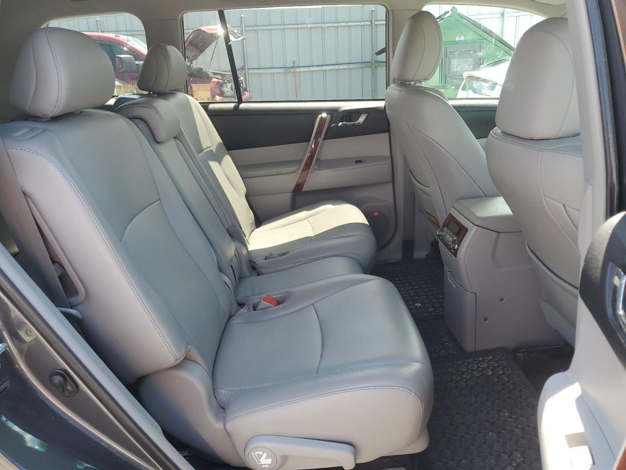 5TDDK3EH1BS076287 2011 Toyota Highlander Limited