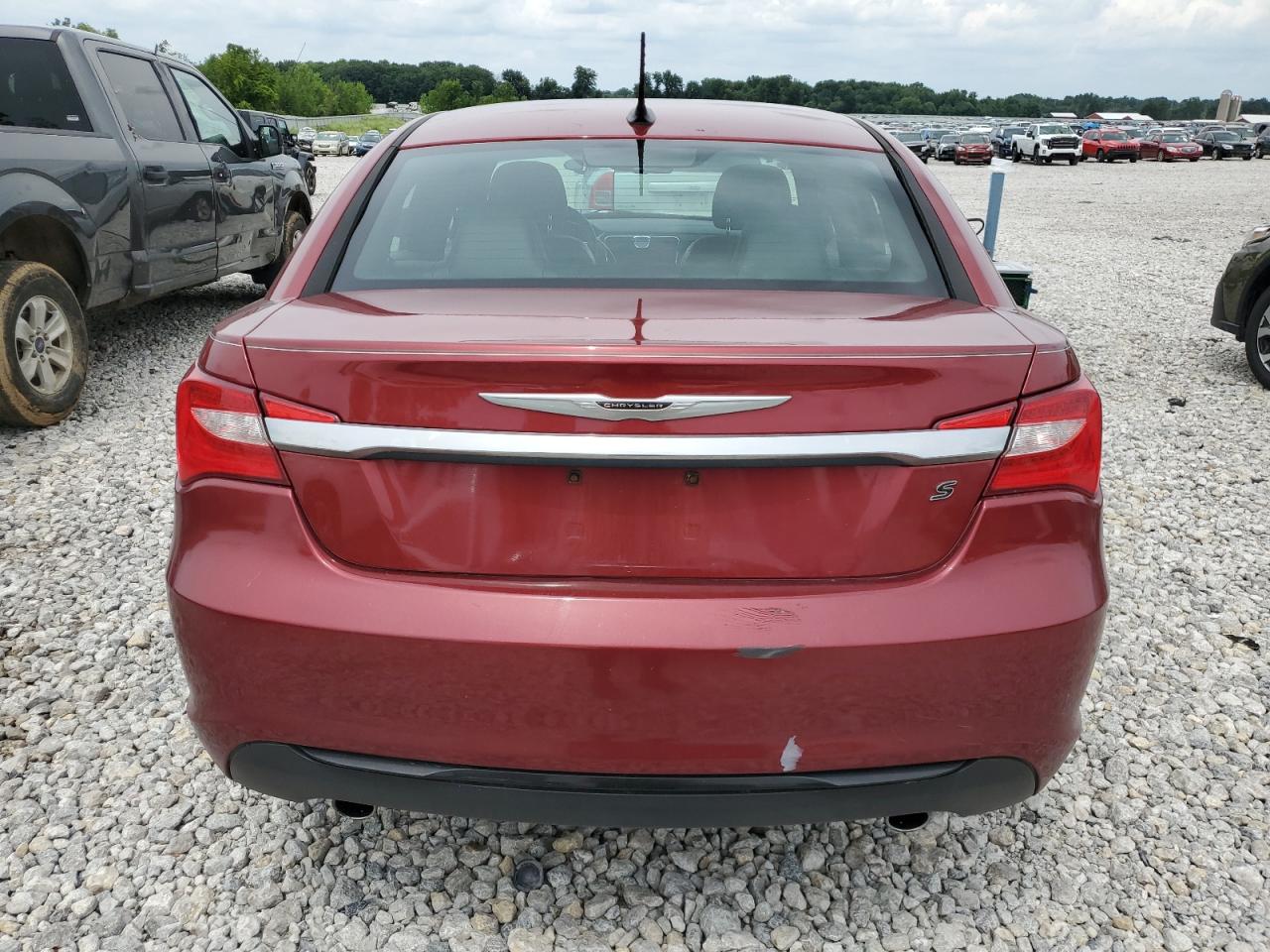 2014 Chrysler 200 Limited vin: 1C3CCBCG7EN179354