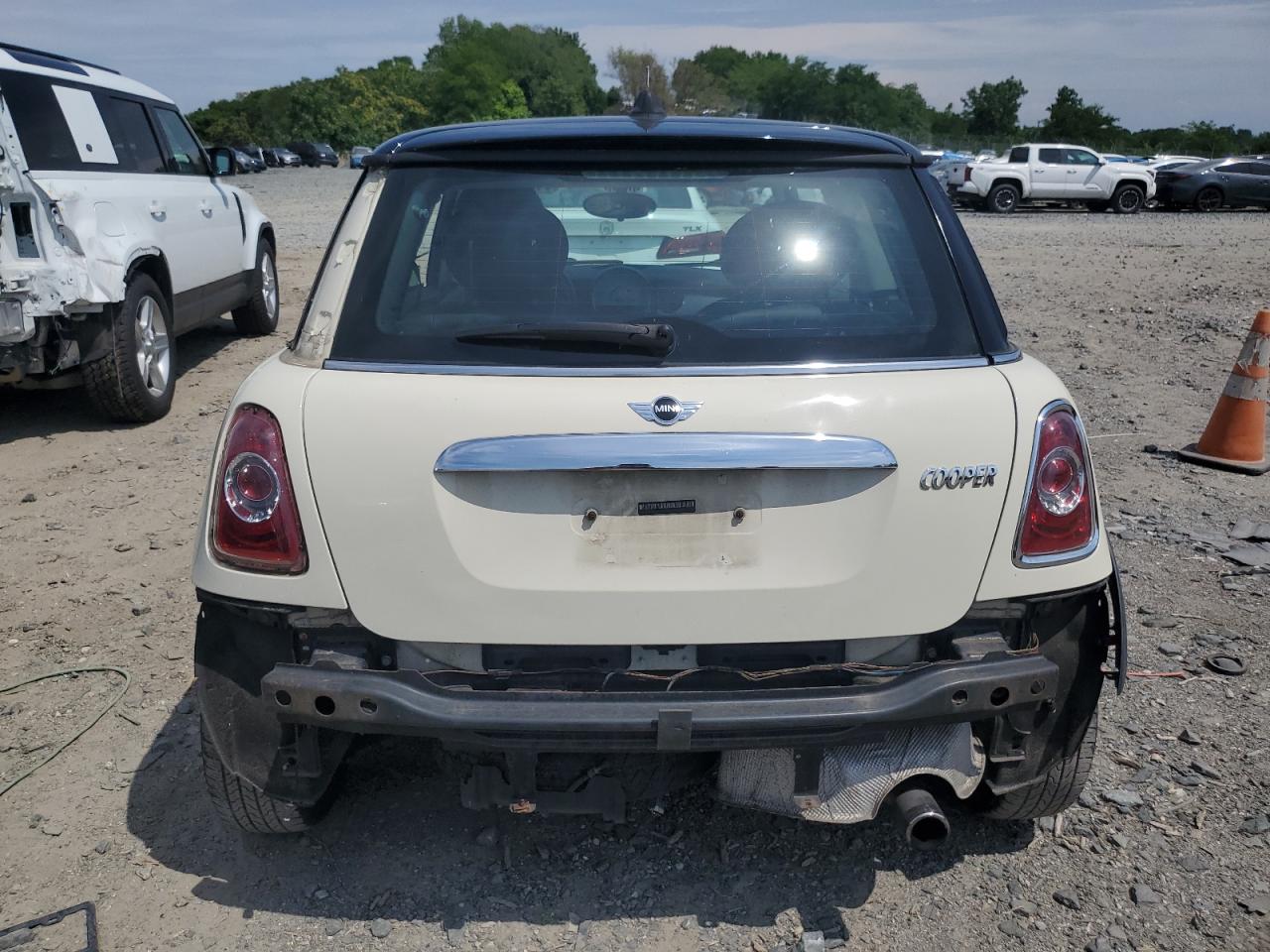 WMWSU3C5XBT099379 2011 Mini Cooper