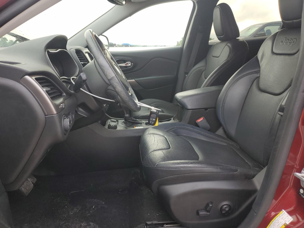 1C4PJMMXXMD121093 2021 Jeep Cherokee Latitude Lux