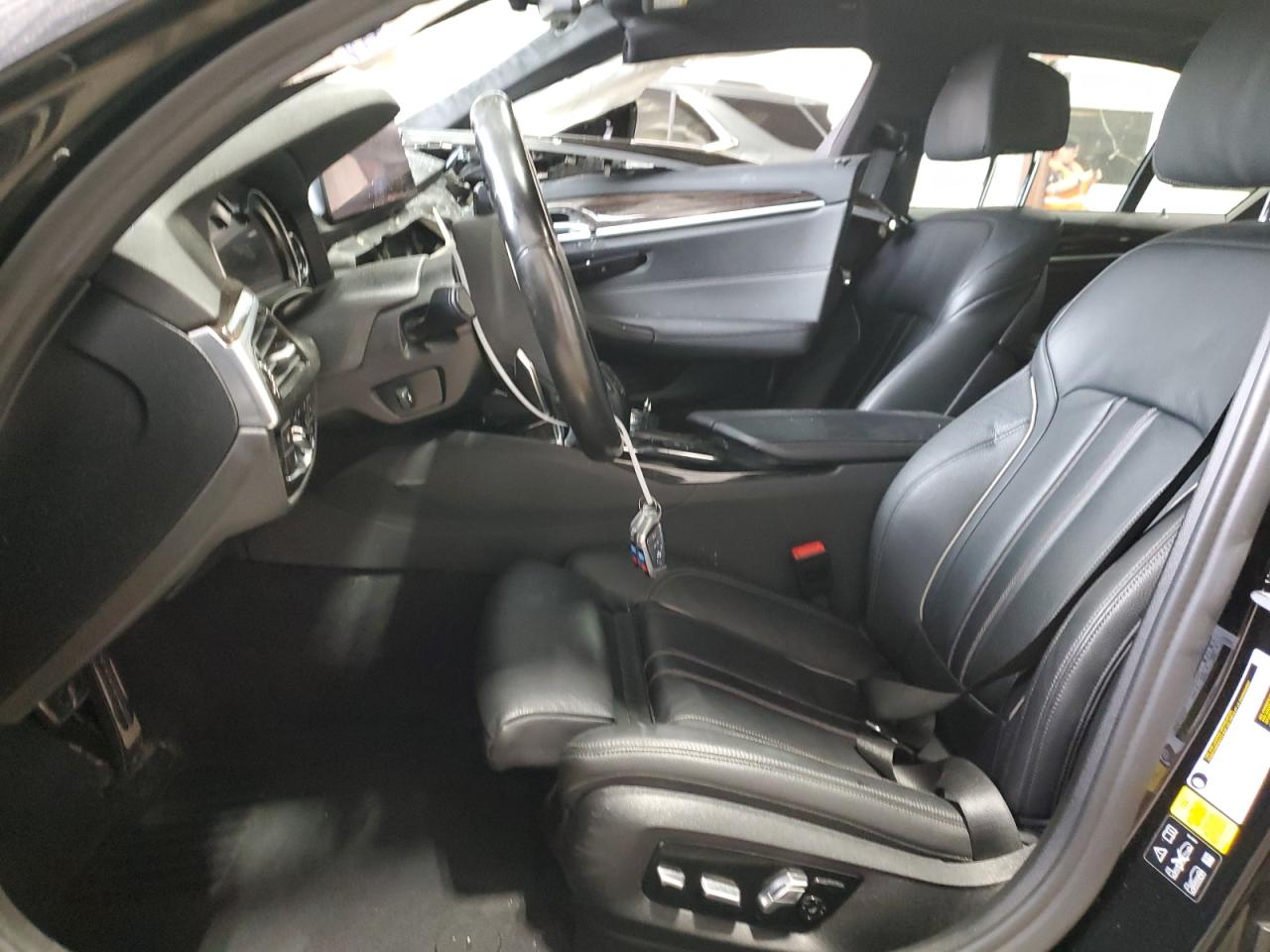 WBAJE7C56KWW14229 2019 BMW 540 Xi