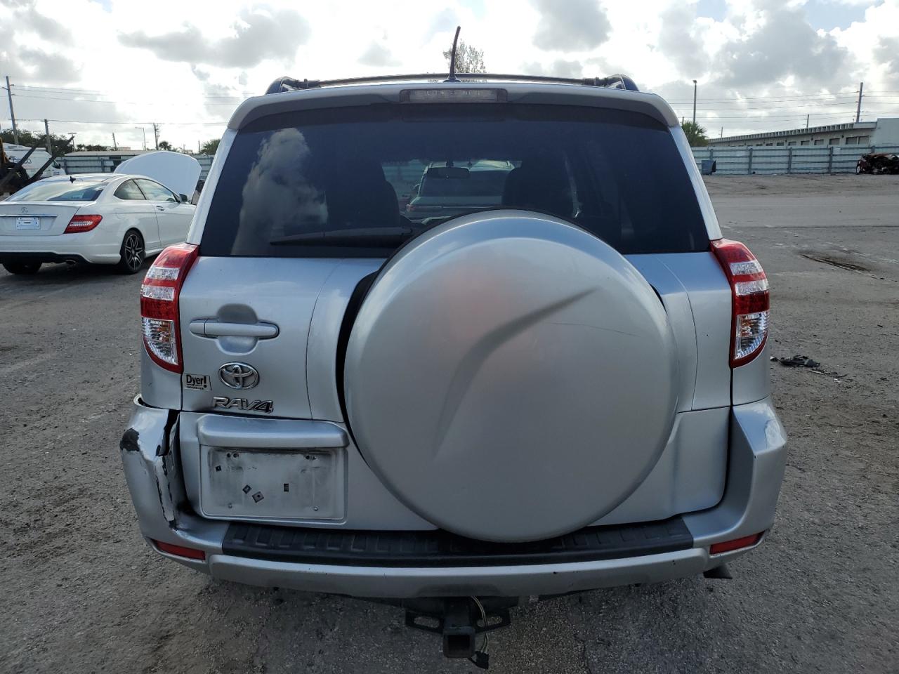 2T3ZF4DV0BW098352 2011 Toyota Rav4