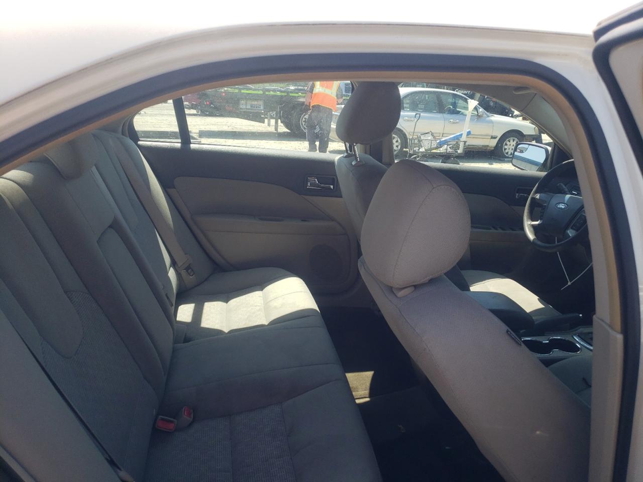 3FAHP0HGXBR213031 2011 Ford Fusion Se