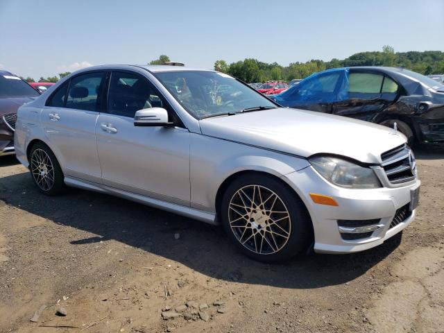 VIN WDDGF8AB2ER302555 2014 Mercedes-Benz C-Class, 3... no.4