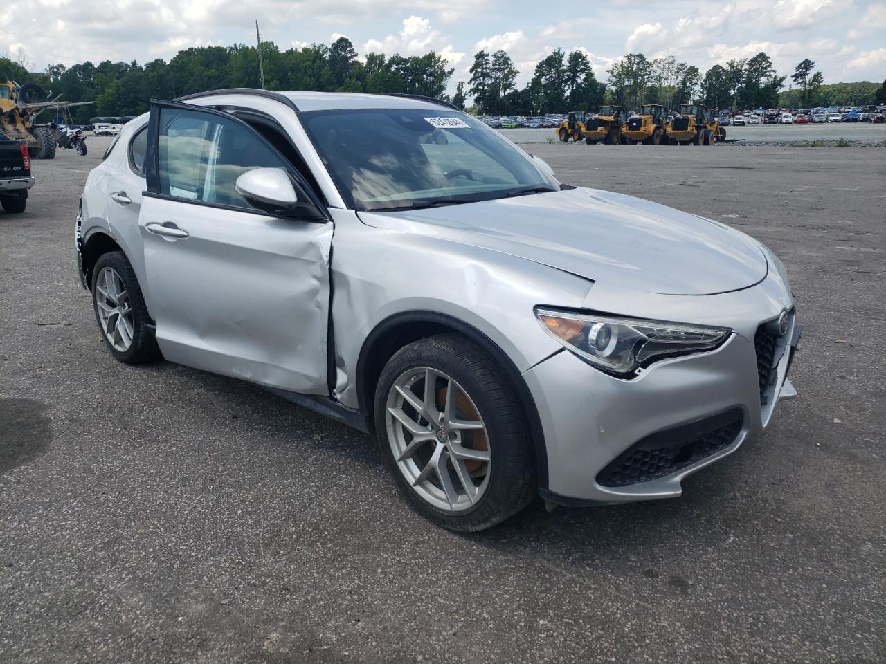 2018 Alfa Romeo Stelvio Ti Sport vin: ZASFAKNN3J7B83028