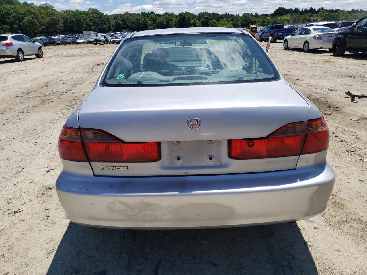 1HGCG6554YA047023 2000 Honda Accord Lx