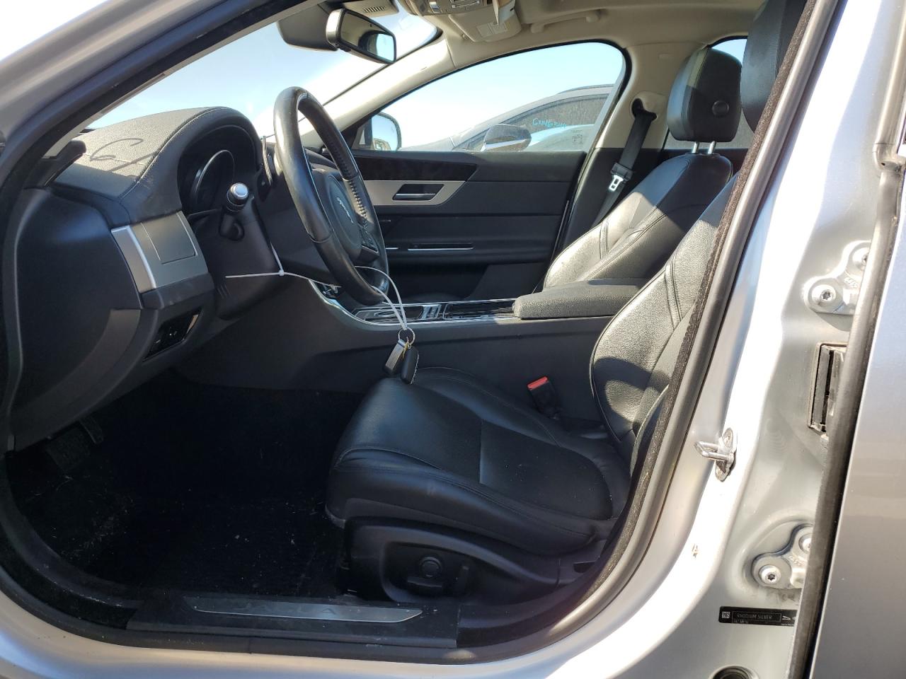 SAJBK4BV3GCY20179 2016 Jaguar Xf Prestige