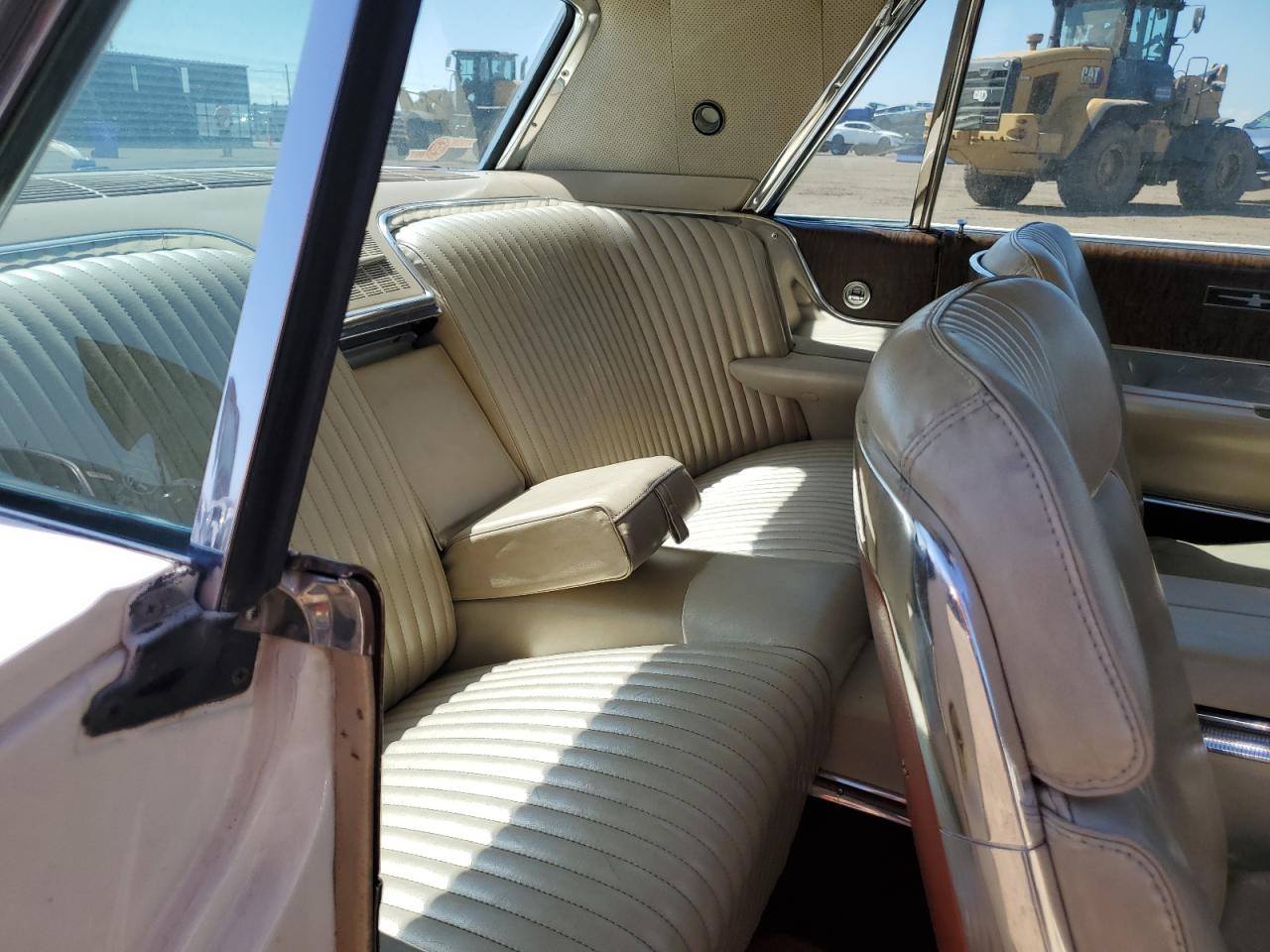 5Y87Z162056 1965 Ford Thunderbir