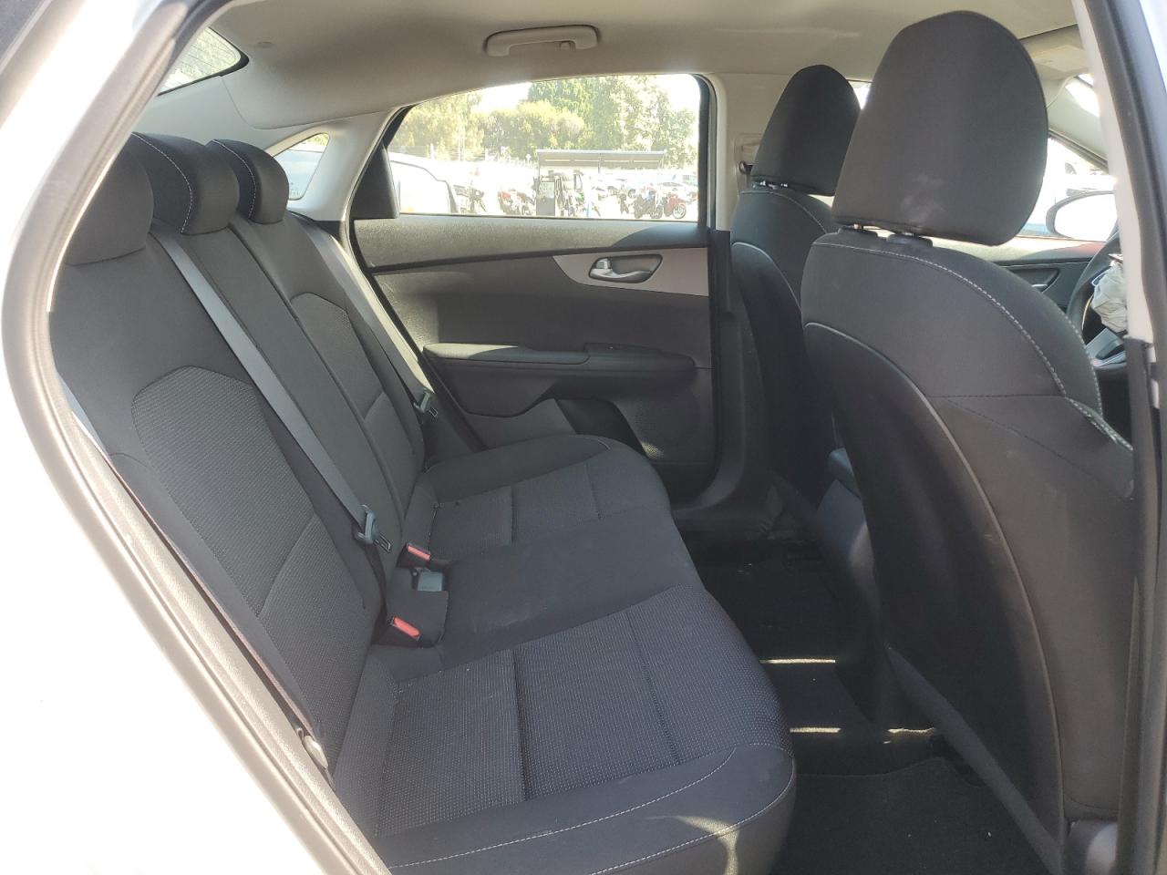 3KPF24AD0KE114927 2019 Kia Forte Fe