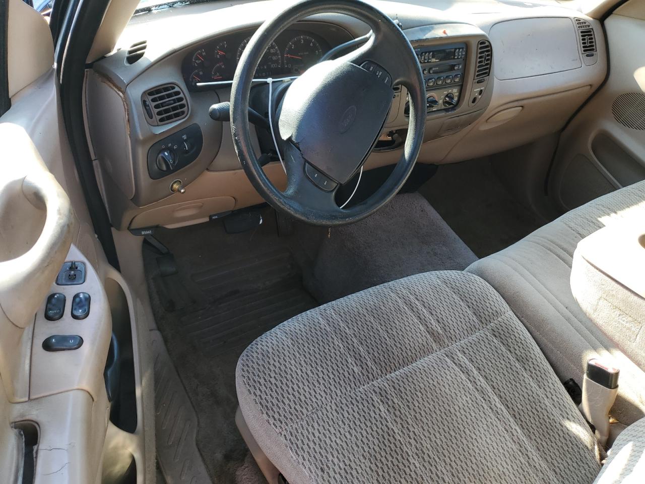 1FTDF1727VNC55624 1997 Ford F150