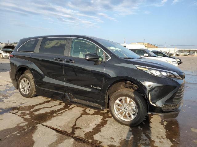 2024 TOYOTA SIENNA LE - 5TDKRKEC4RS196953